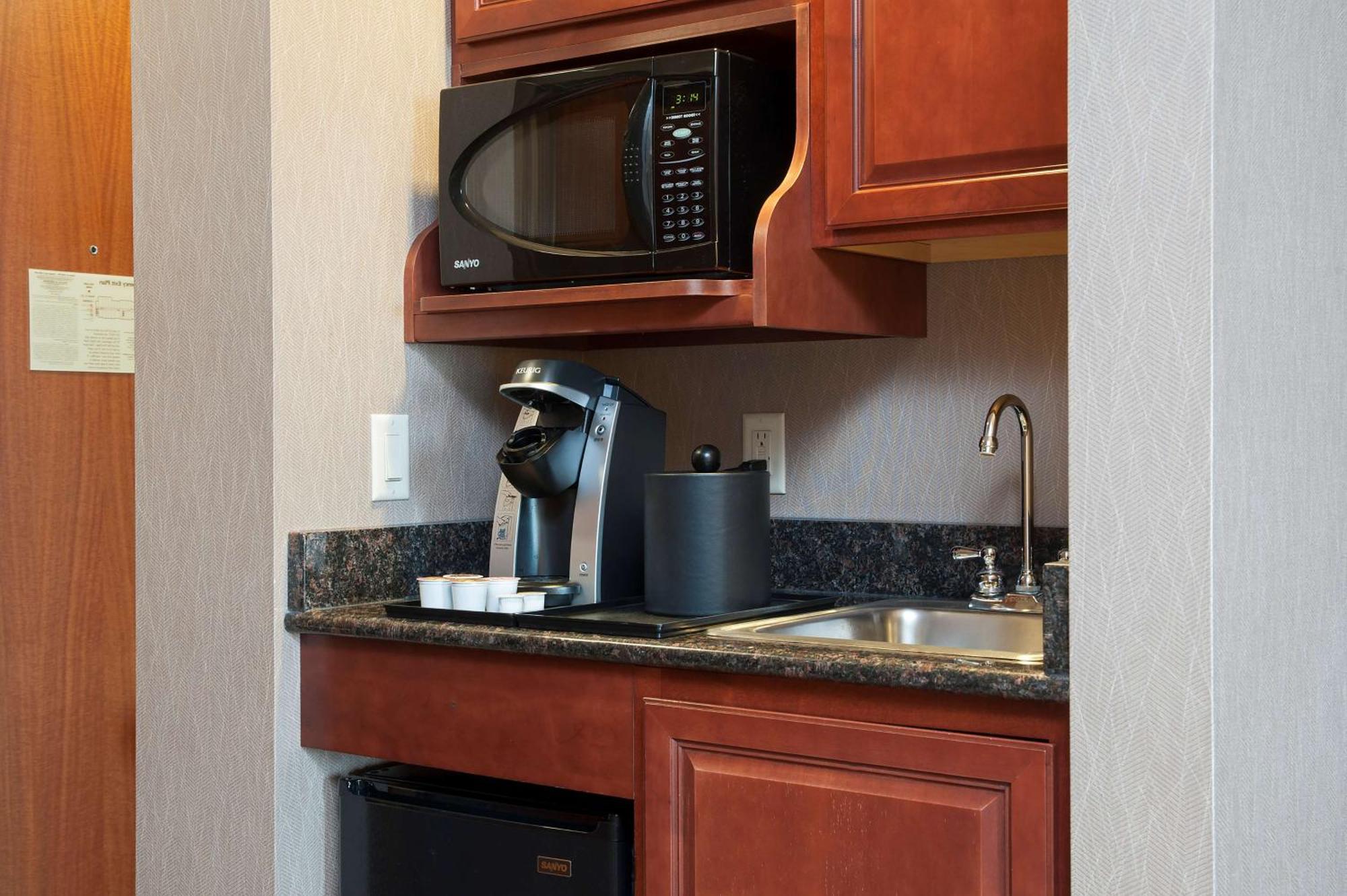 King Room with Whirlpool,1546972444:JPEG