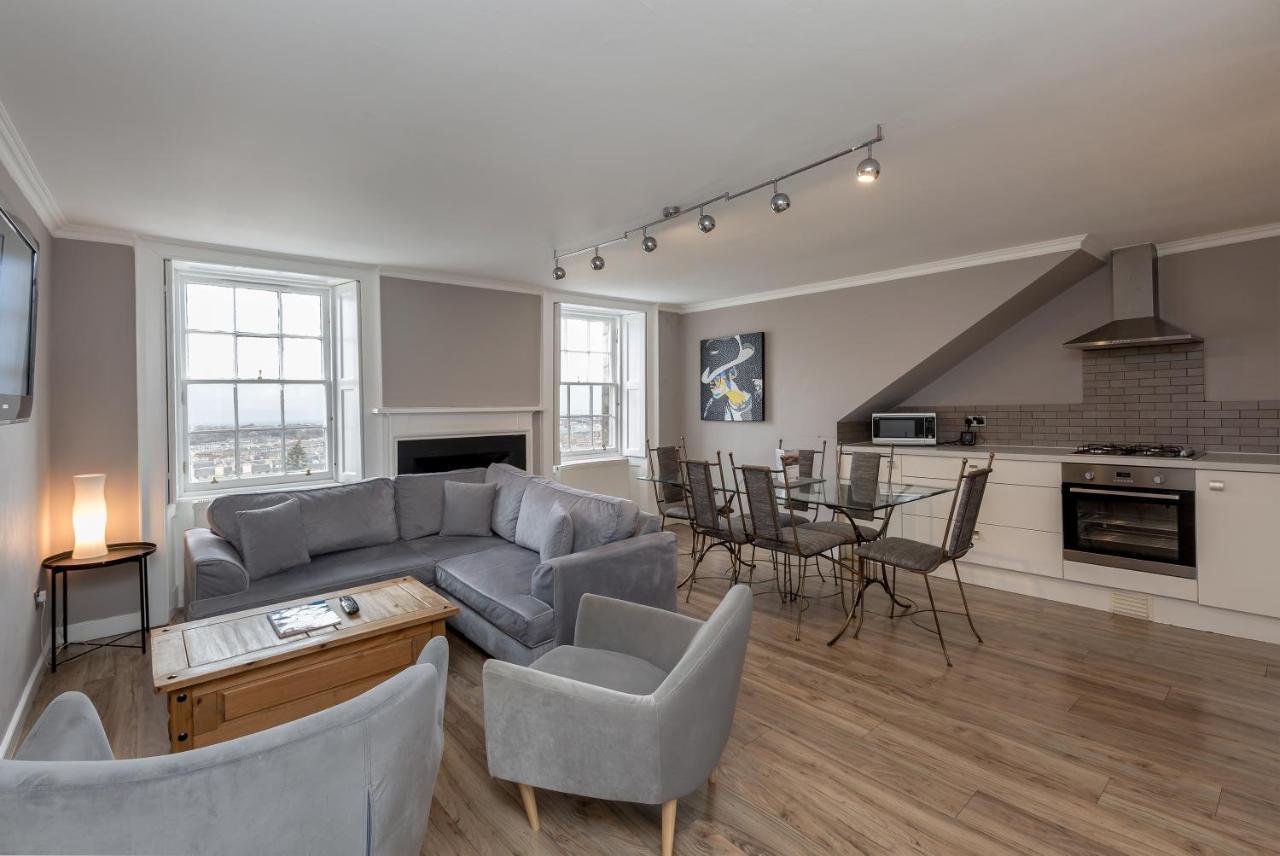 Three-Bedroom Apartment,704416684:JPEG