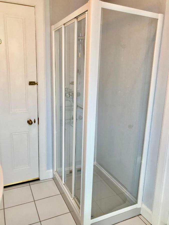 King or Twin Room - First Floor