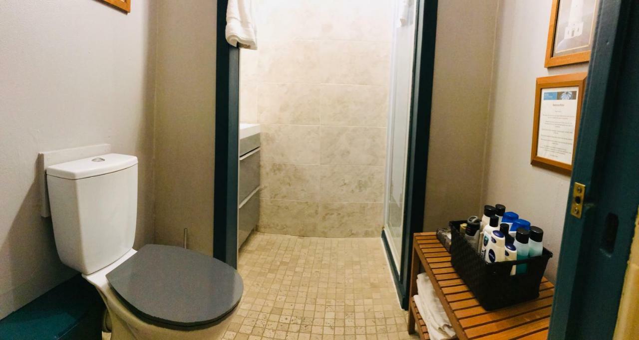 Habitación Individual en la planta inferior con baño compartido en la planta superior