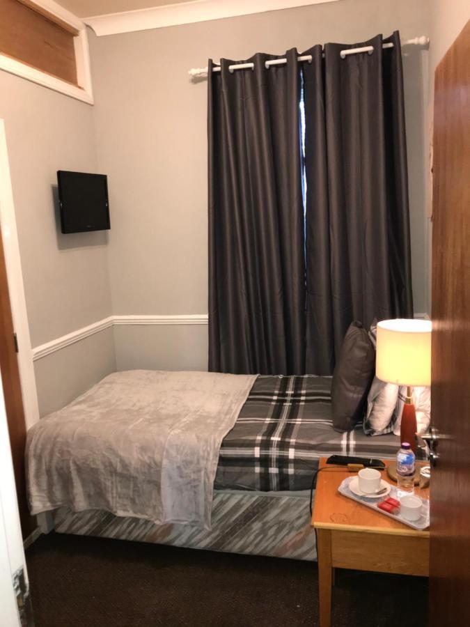Eenpersoonskamer met Externe Eigen Badkamer