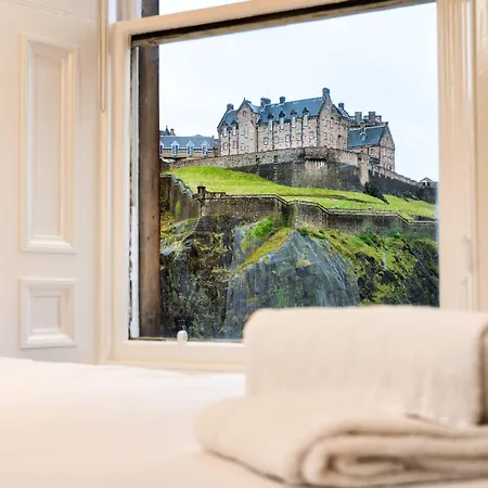 Easyhotel Edinburgh-3