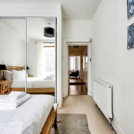 Rose Street - Watchmakers Apartment-3