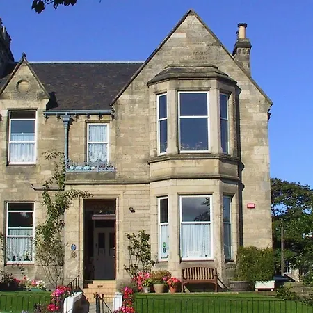 Straven Guesthouse-2