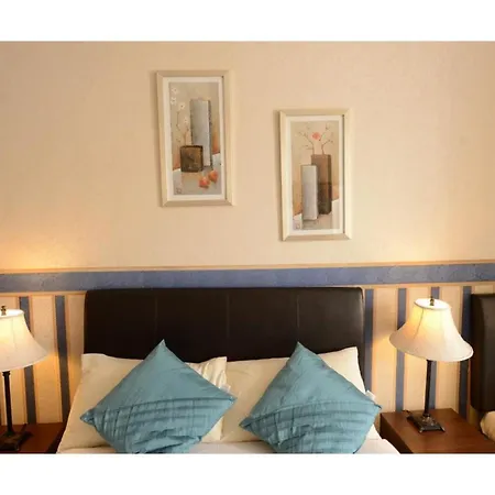 The Thistle House-3